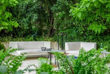 chic-outdoor-seating chic-outdoor-seating