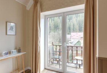 cream-door-curtain cream-door-curtain